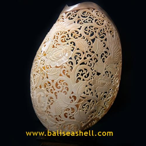 Cassis Rufa Carving Ornament Style
