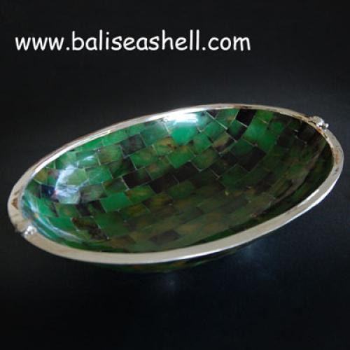 colection shell necklace