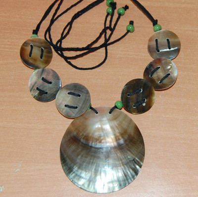 Necklace With Mop And Receine